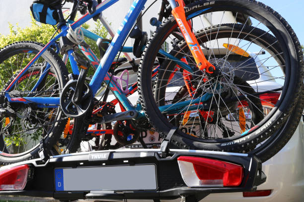 The Dangers of Hitch Racks vs. Roof Racks for E-Bikes